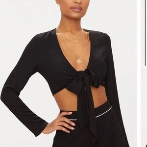 NWOT 🖤 Tie Front Crip Top